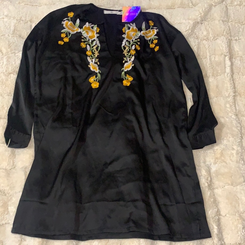 Misguided Embroidered Keyhole Shift Dress NWT